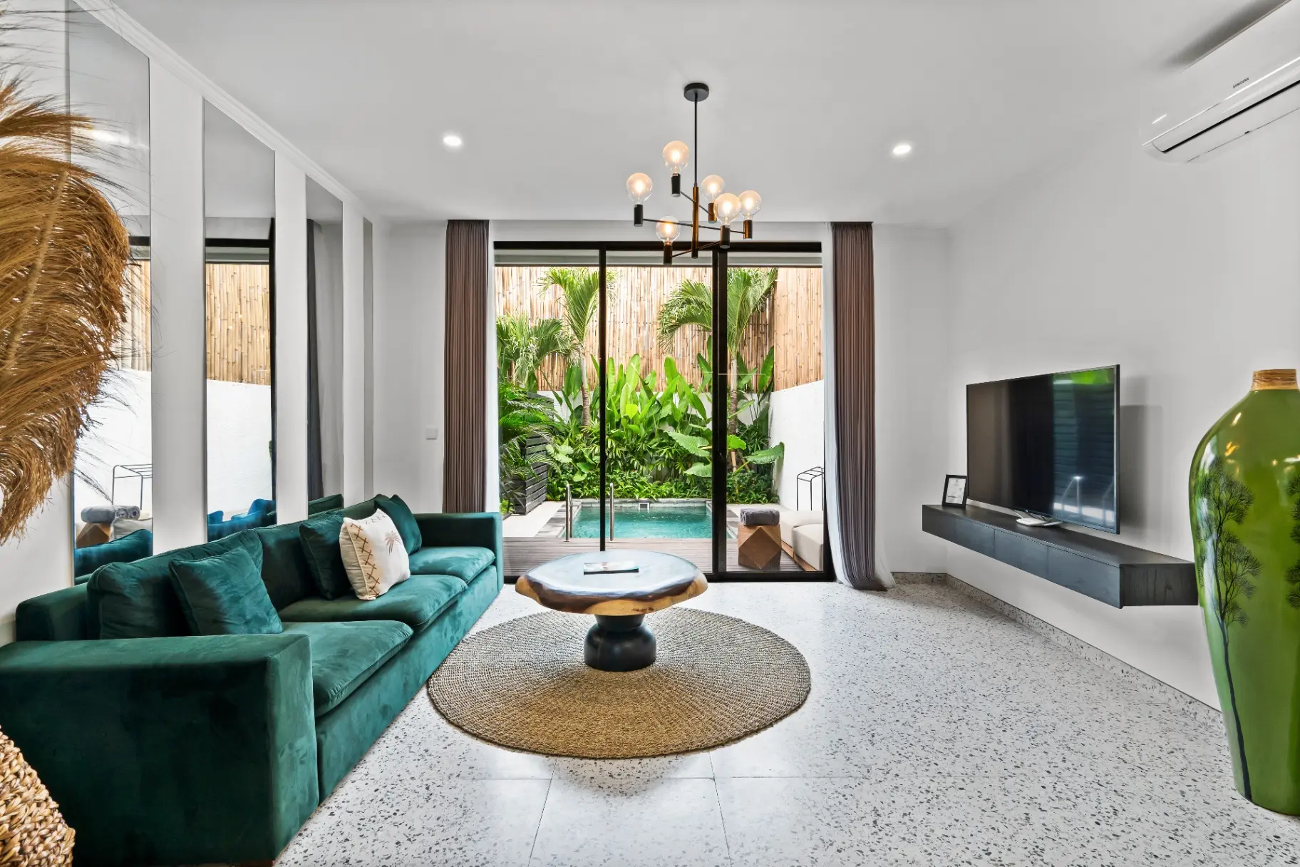 Sunny Nelayan - Modern 2BR Canggu Villa | Pool, Walk Beach, 2-bed villa for rent in Canggu – photo 4 of 15