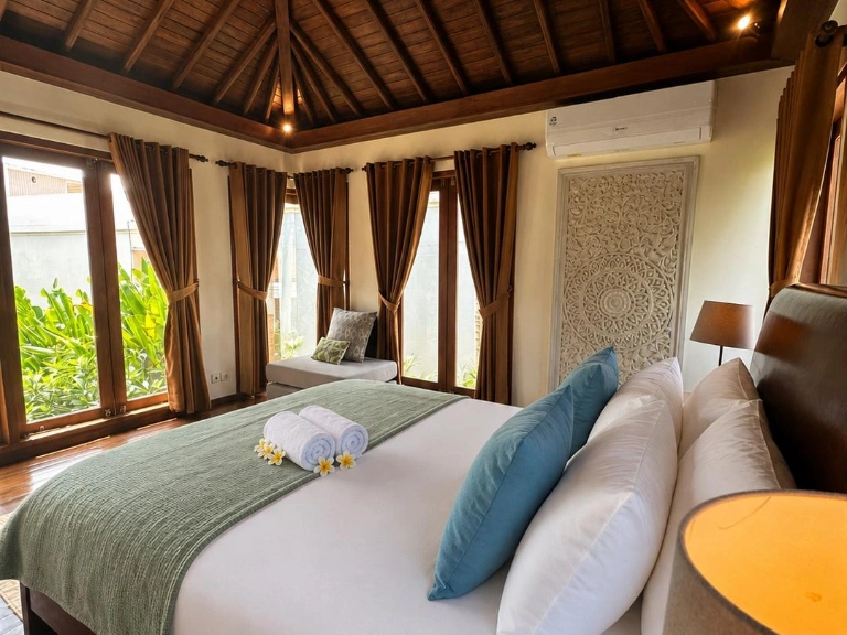 Beautiful 4-Bedroom Villa Sanctuary — Perfect for Family Living in North Canggu, 4-bed villa for rent in Canggu – photo 12 of 15