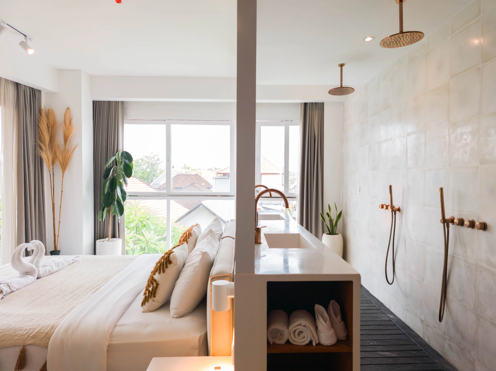 Elegant Modern Retreat in Heart of Berawa | The Cruise 31, 1-bed villa for rent in Canggu – photo 6 of 15