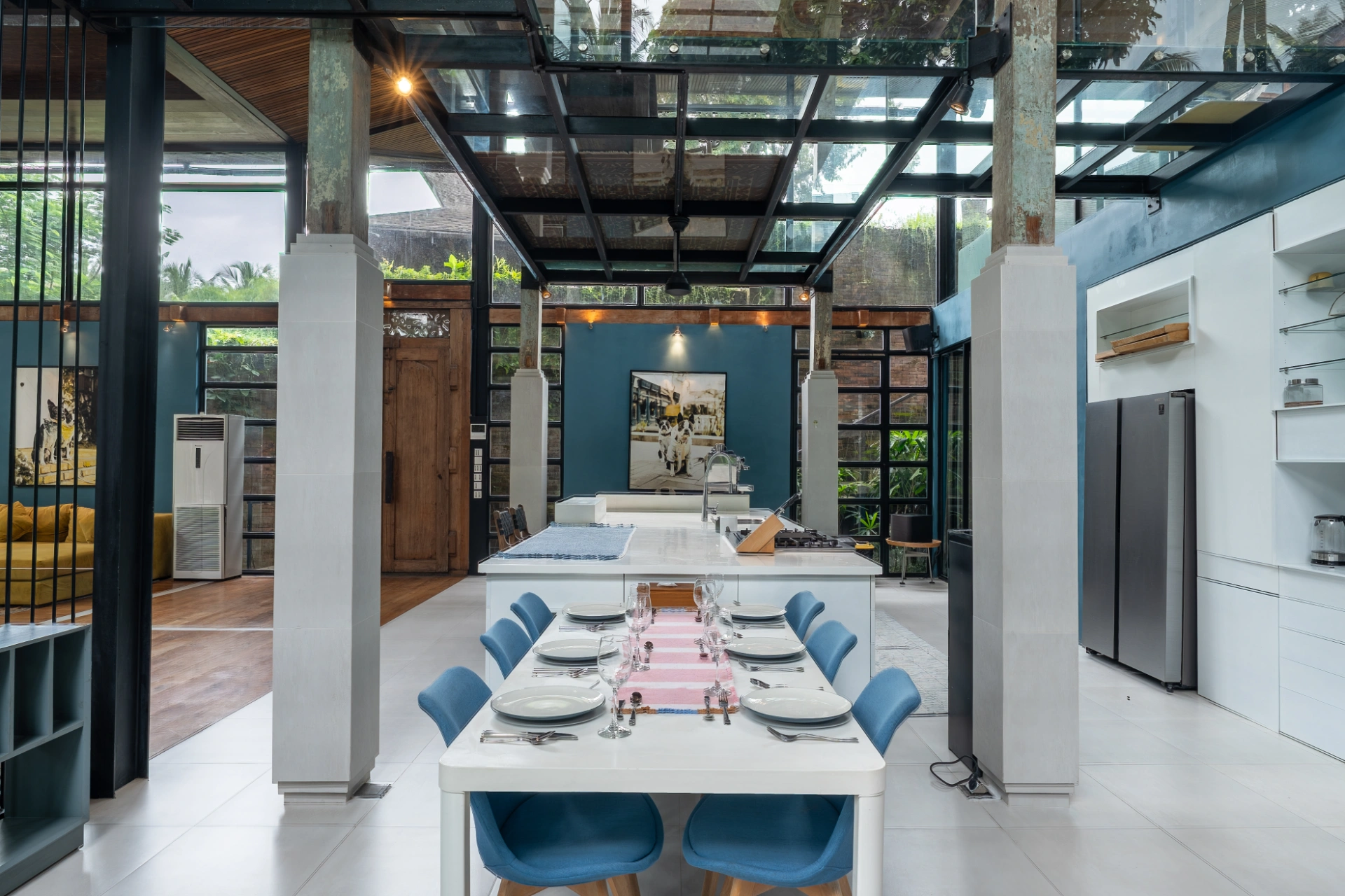 Belvedere Castle of Glass - 4BR Luxury Villa in Ubud, 4-bed villa for rent in Ubud – photo 7 of 15
