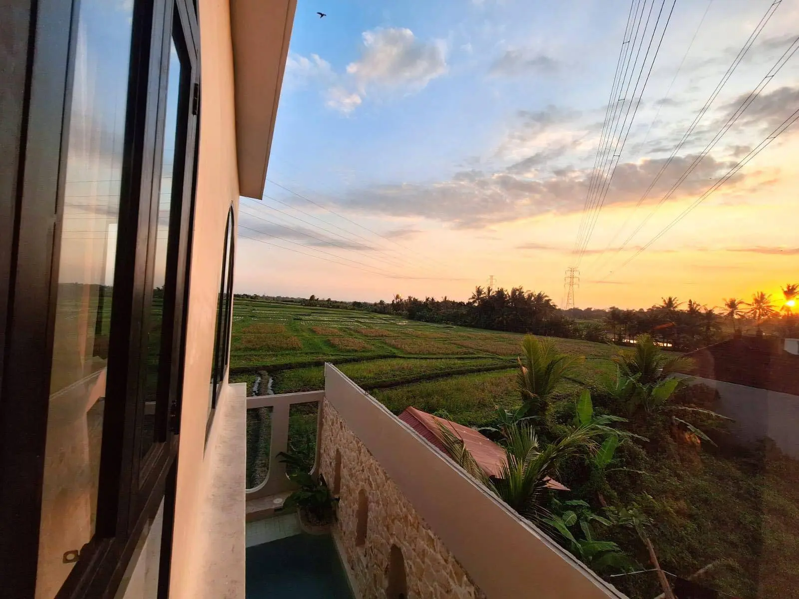 Private 1BR Luxury Loft in Kaba Kaba Seseh – Pool & Bathtub, 1-bed villa for rent in Seseh – photo 9 of 15