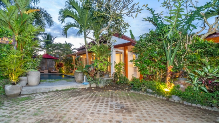 Newly Renovated 3BR Villa in Ubud — Pool & Garden Oasis, 3-bed villa for rent in Ubud – photo 3 of 15
