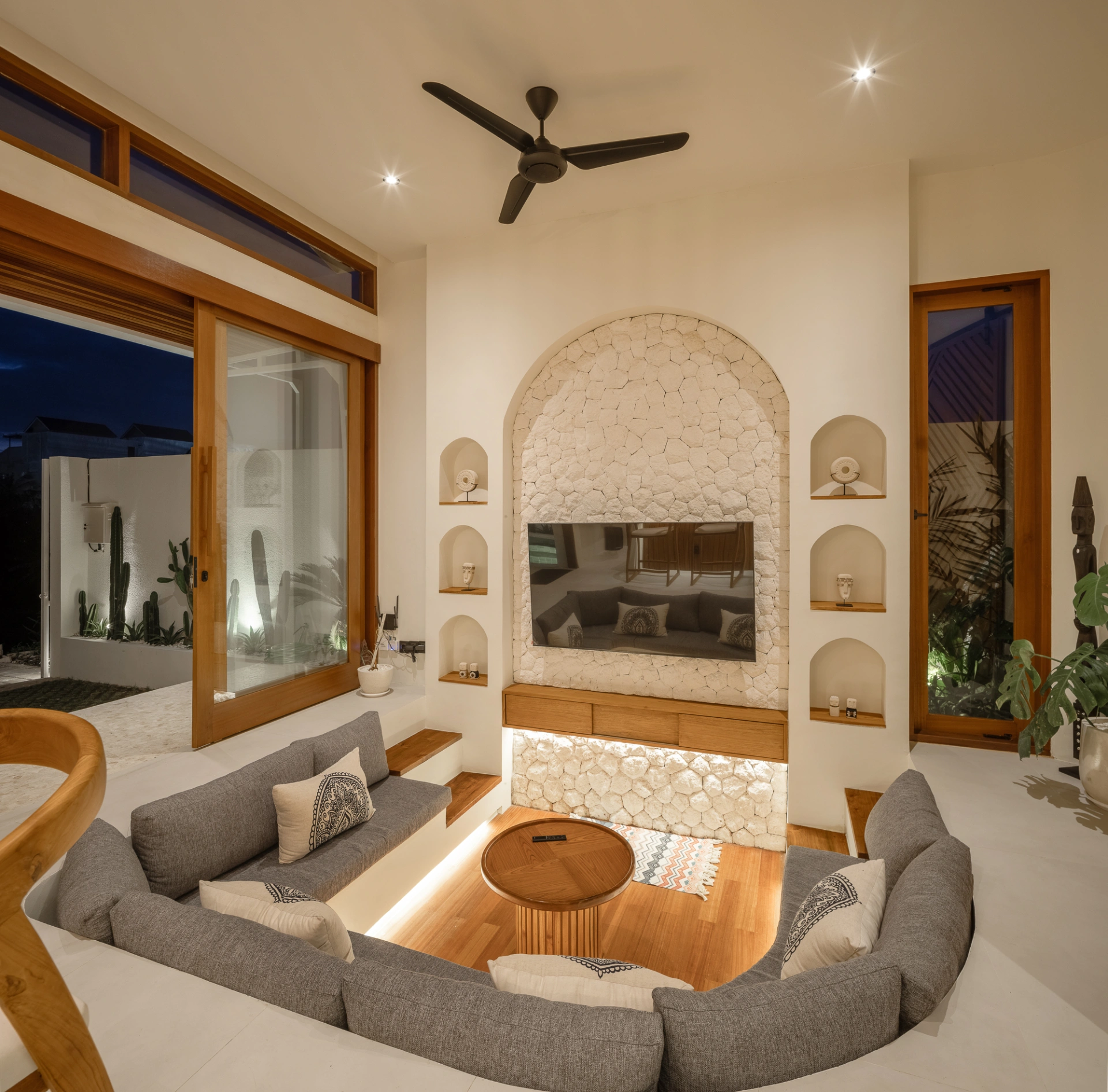 1 Bedroom Modern Villa for Monthly and Yearly Rent Close to Cemagi Beach, 1-bed villa for rent in Seseh – photo 3 of 15