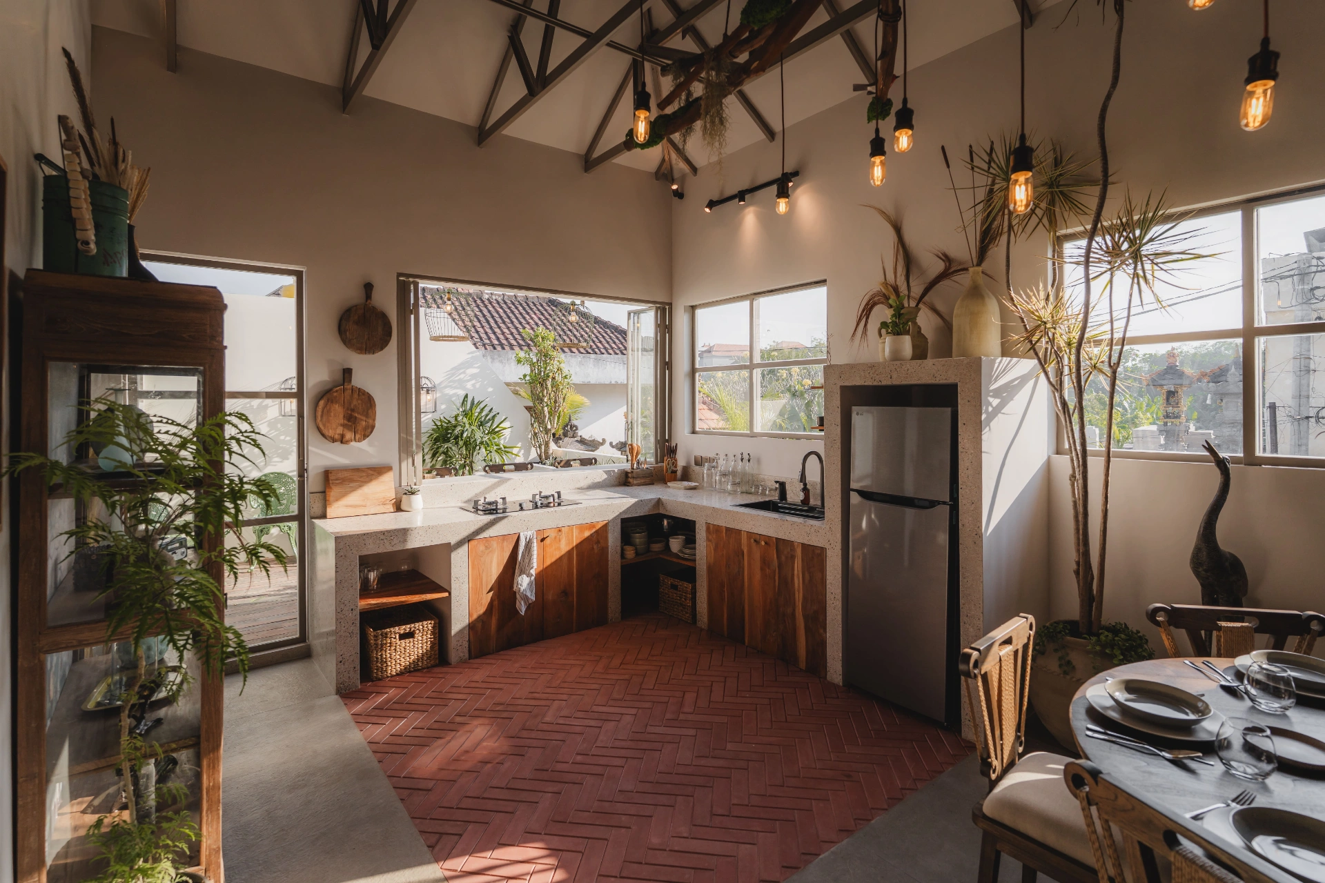 Modern Tropical Villa Retreat in the Heart of Berawa | Singgah Layang, 2-bed villa for rent in Canggu – photo 13 of 15