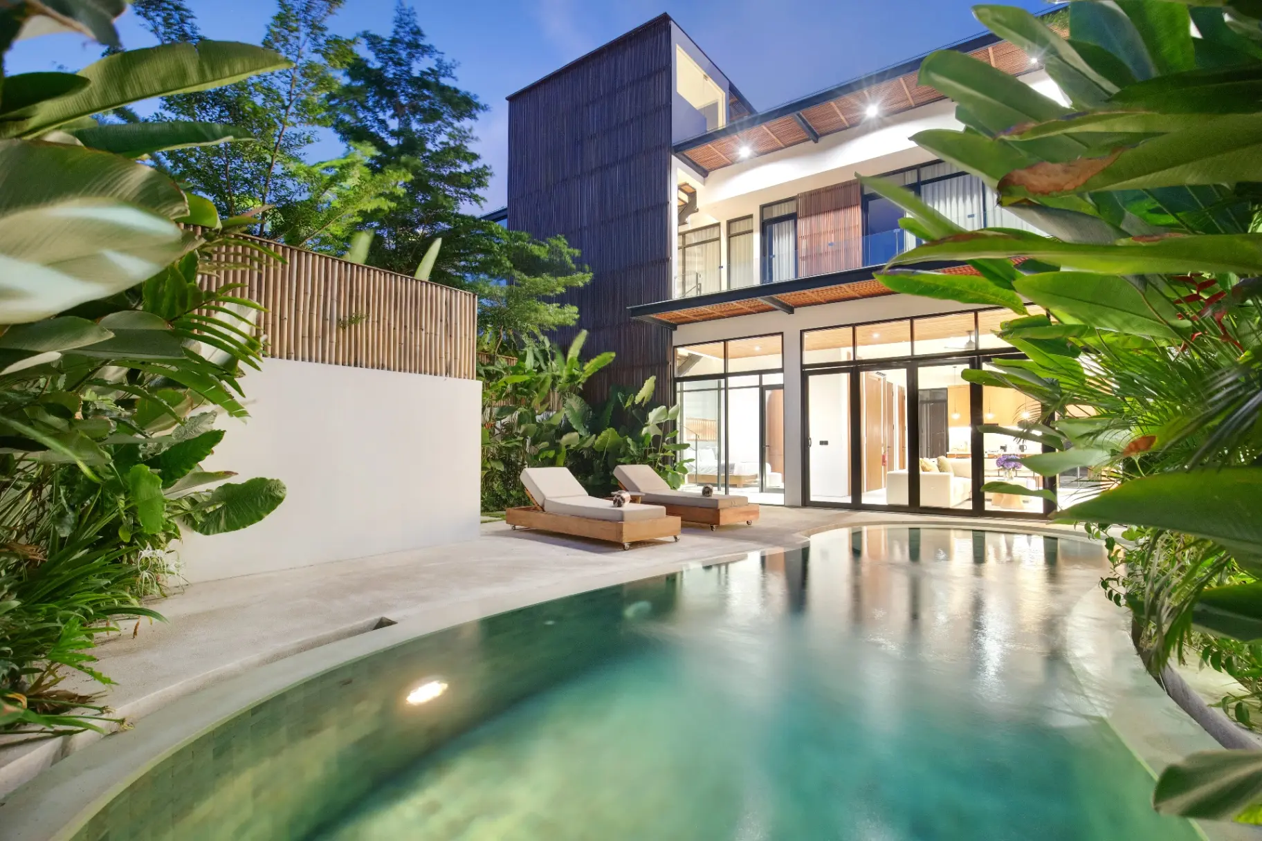 3BR Paradise Villa in Central of Canggu! +Rooftop & pool. Aquamarine Villa I, 3-bed villa for rent in Canggu – photo 2 of 15