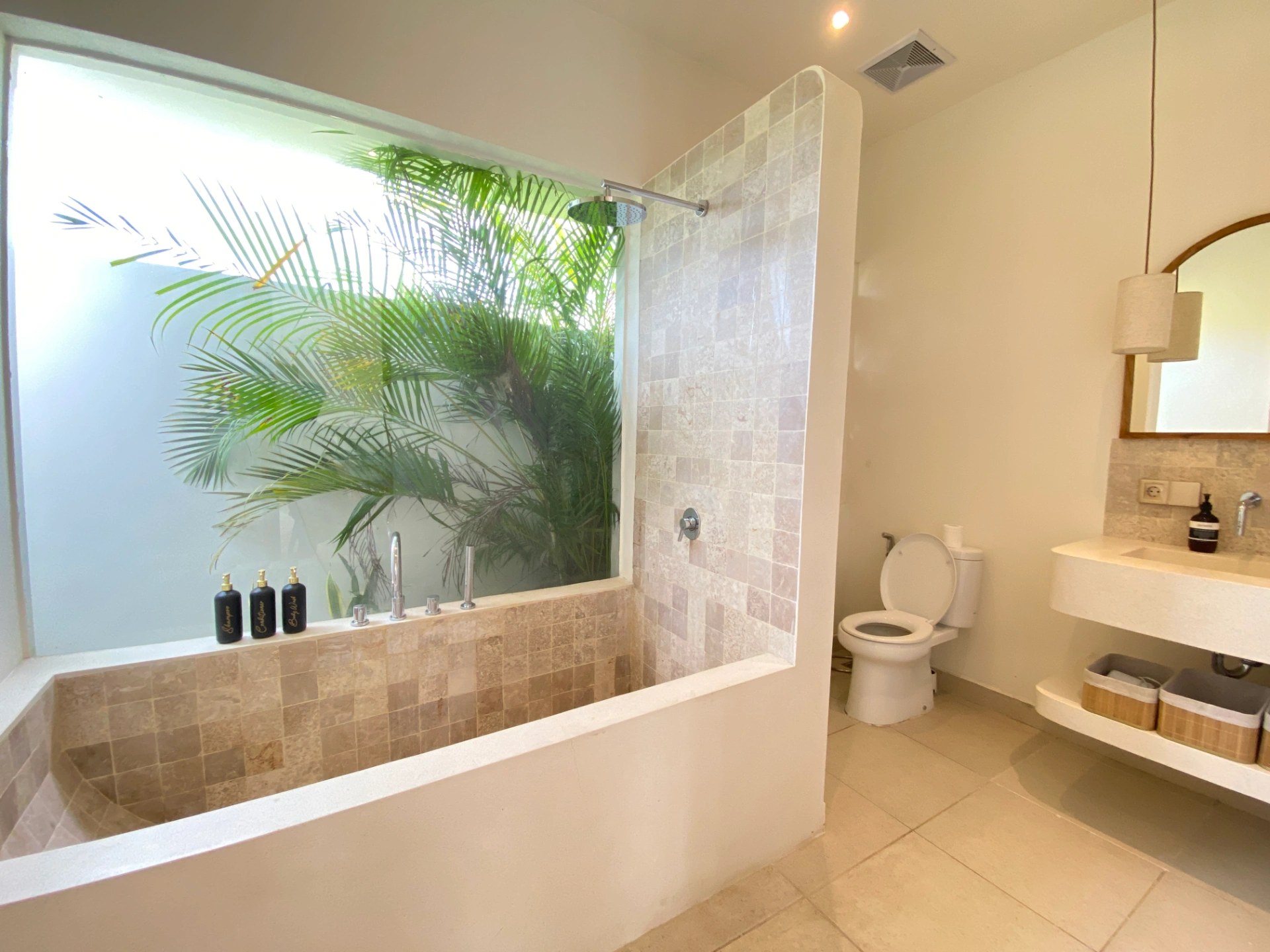 2BR Private Villa in Cemagi, 2-bed villa for rent in Seseh – photo 10 of 15