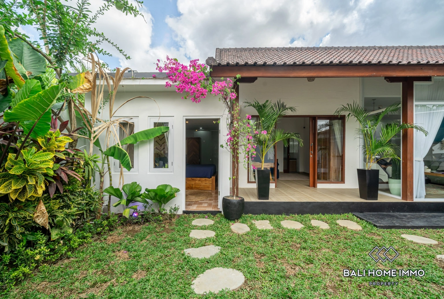 3 Bedroom Villa For Rent in Canggu Residential Side, 3-bed villa for rent in Canggu – photo 8 of 12