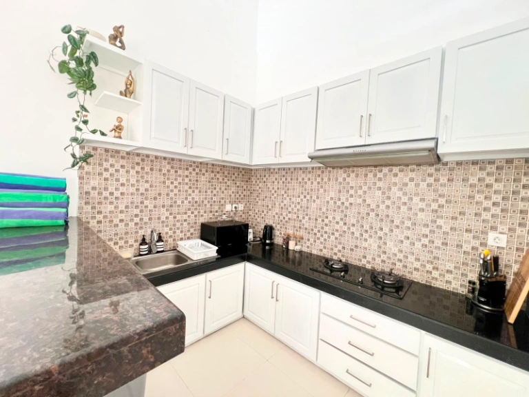 3BR Seminyak near to the Beach, Yearly Only, 3-bed villa for rent in Seminyak – photo 15 of 15