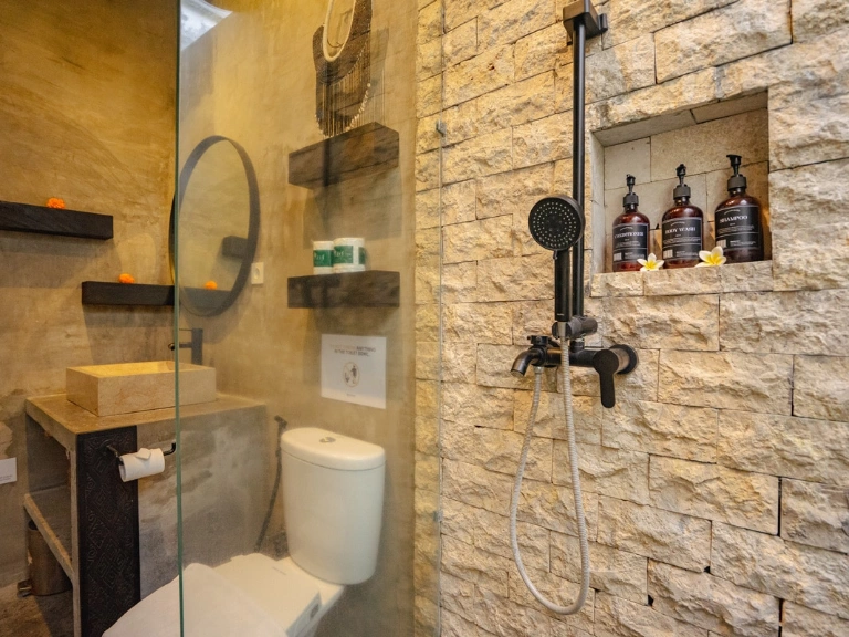 Industrial 2BR Villa Private Pool for Monthly or Yearly Rental – Canggu, Bali, 2-bed villa for rent in Canggu – photo 4 of 15