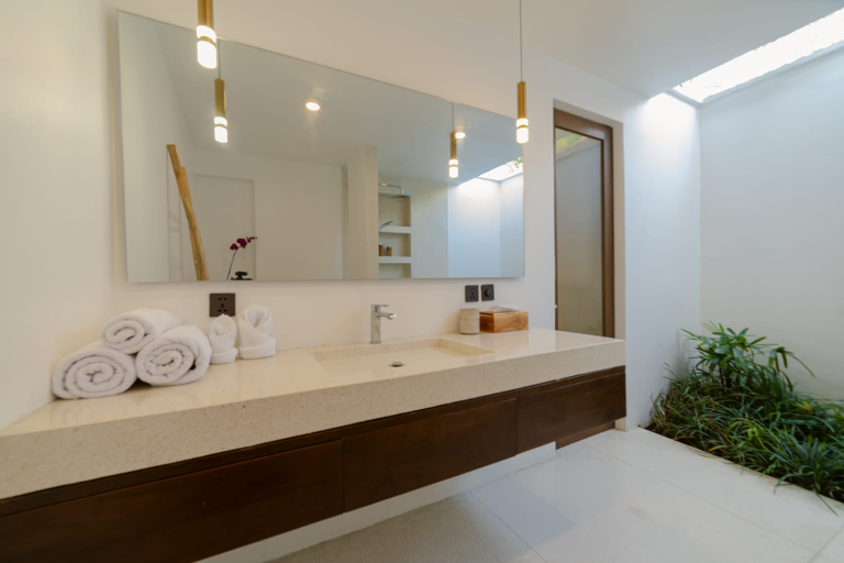Luxury 4-Bedroom Private Pool Villa in Ubud, 4-bed villa for rent in Ubud – photo 5 of 15