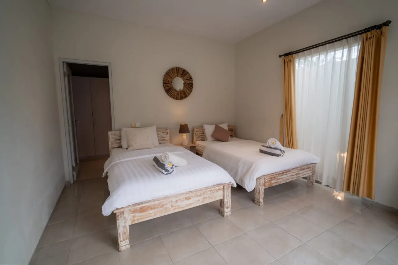 Serene Bumbak Villa with Private Pool | 5 mins to Canggu, 3-bed villa for rent in Seminyak – photo 8 of 15