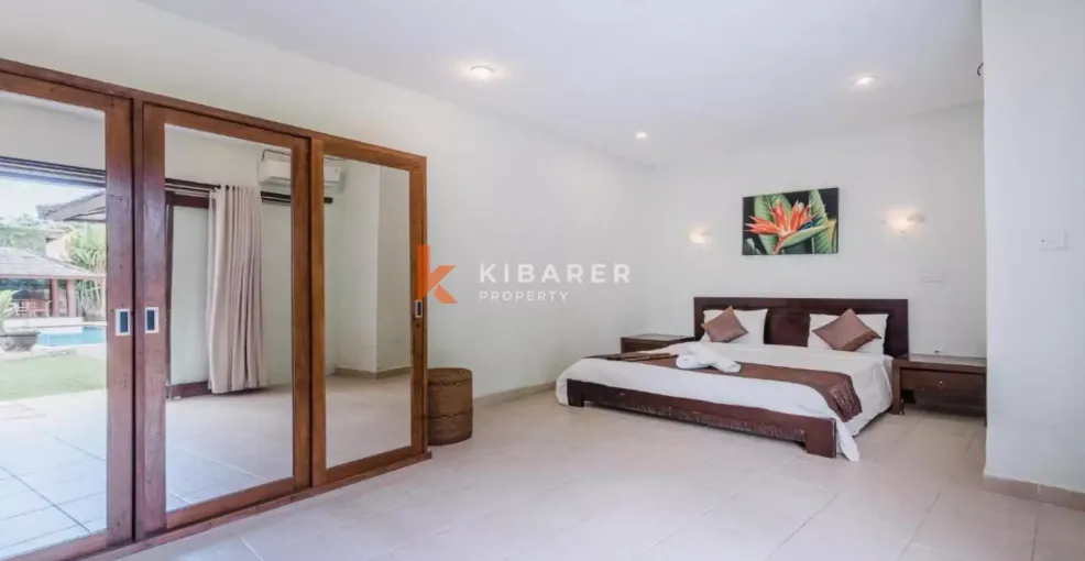 Spacious Four-Bedroom Private Villa with Pool in Seminyak, 4-bed villa for rent in Seminyak – photo 8 of 15