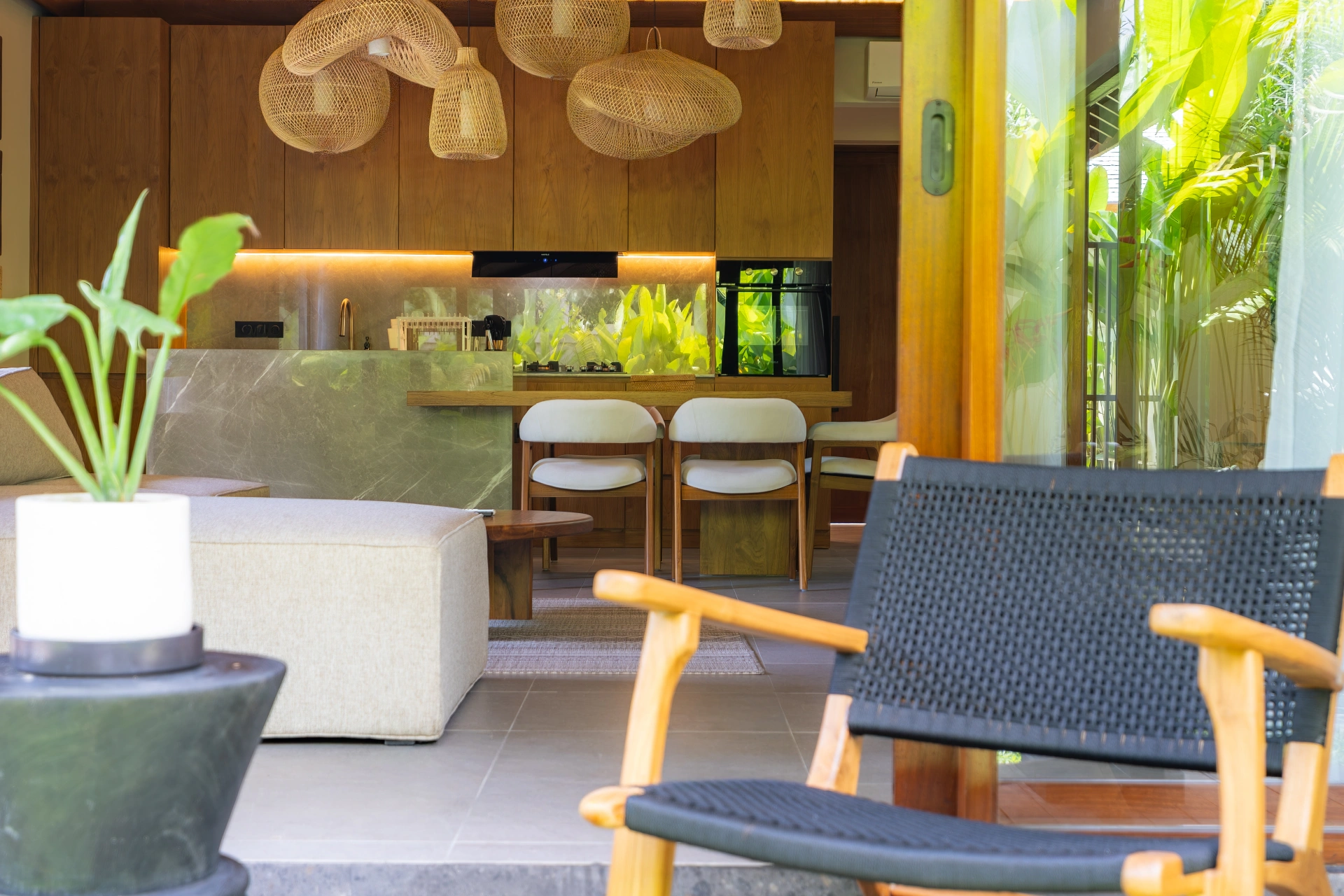 Apura - Modern Tropical 1BR Ubud Villa | Poolside Garden, 1-bed villa for rent in Ubud – photo 9 of 15