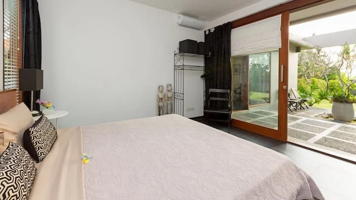 Villa For Rent 3 Bed In Babakan,Badung Bali, 3-bed villa for rent in Canggu – photo 8 of 15