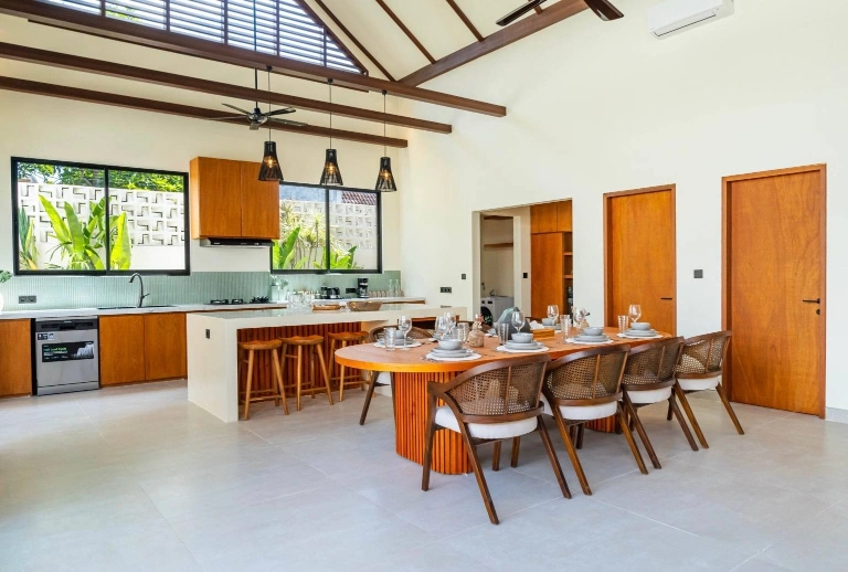 4 Bedroom Luxury Villa for Monthly and Yearly in Kerobokan, 4-bed villa for rent in Seminyak – photo 7 of 15