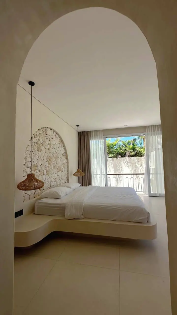 Spacious 3BR Villa w/ Private Pool and Rooftop Jacuzzi, 3-bed villa for rent in Uluwatu – photo 11 of 15
