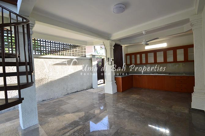 2BR Villa for Rent at Kerobokan, Bali, 2-bed villa for rent in Canggu – photo 10 of 15