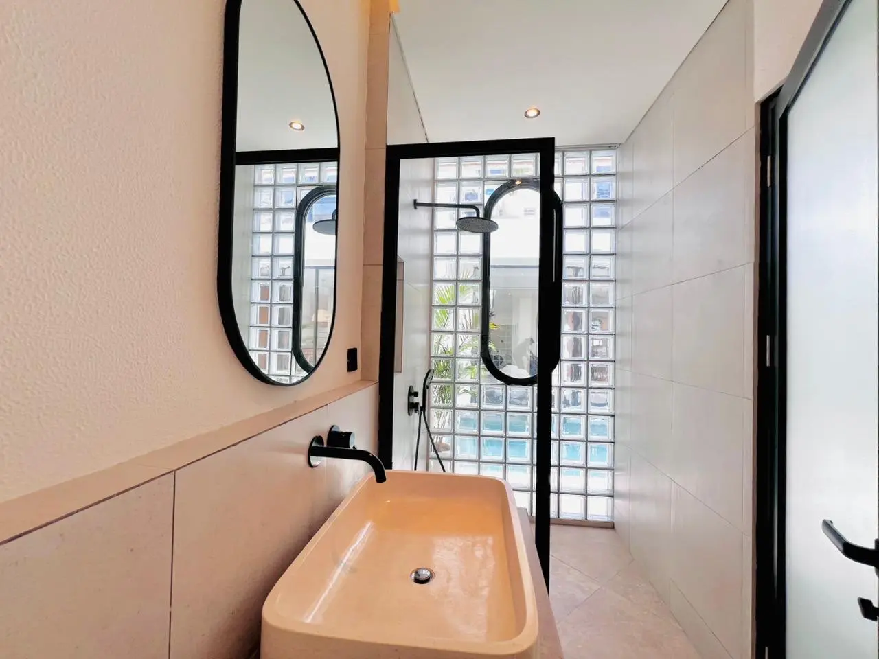 2 Bedrooms Villa in Pererenan, 2-bed villa for rent in Pererenan – photo 12 of 15