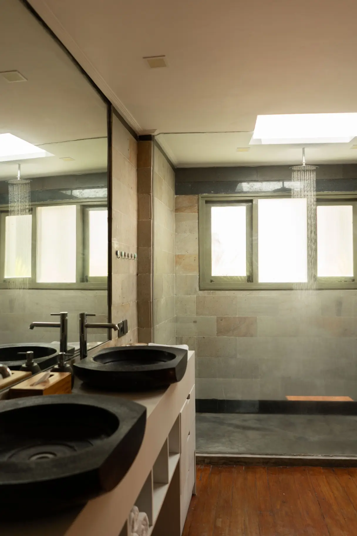 Breezy 4BR Villa w/ Private Pool and Spa, 4-bed villa for rent in Canggu – photo 10 of 15