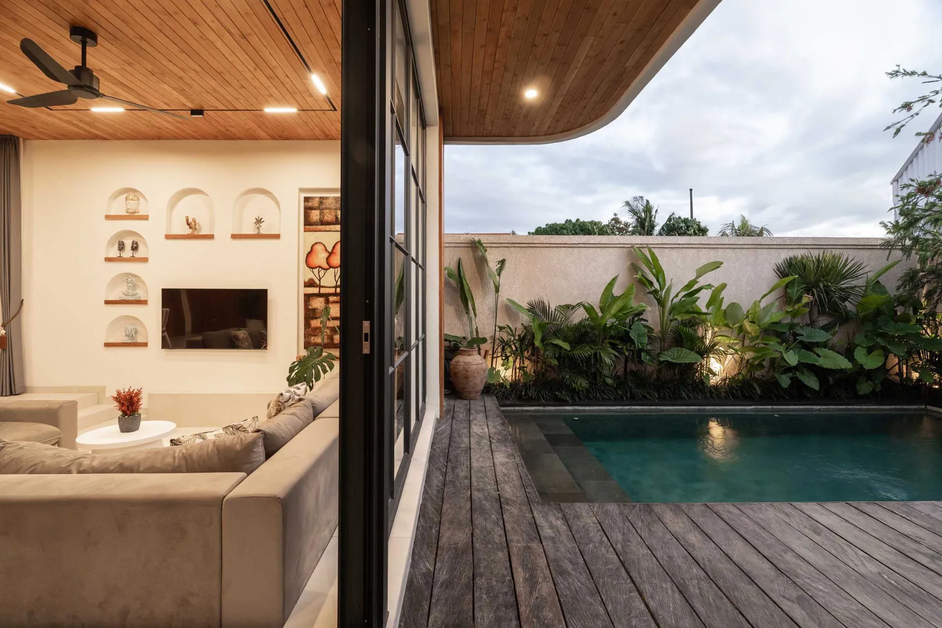 Ben's Villa 2 - Charming 2BR Villa w/ Priv Pool – Umalas Escape, 2-bed villa for rent in Canggu – photo 10 of 15