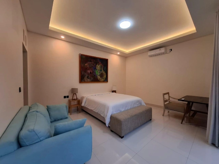 Live the Bali Dream: Stylish 2BR Villa with Pool & Garden, 2-bed villa for rent in Canggu – photo 8 of 11