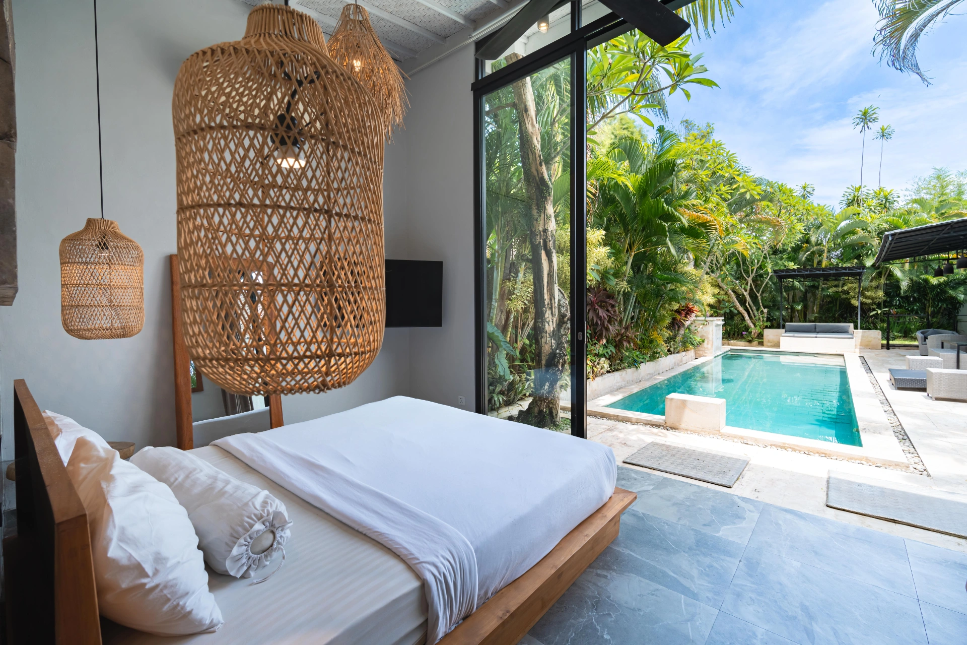 4BR Luxury Pool Villa • 2 Bathtubs • Quiet End Street • Closed Living, 4-bed villa for rent in Seminyak – photo 5 of 12