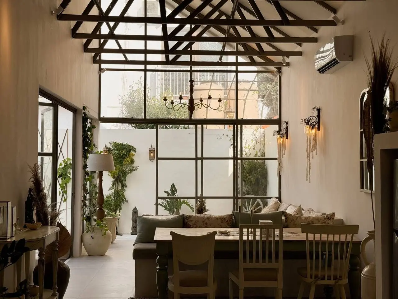 Victorian Vintage style Villa | 2 Bedrooms | Berawa, 2-bed villa for rent in Canggu – photo 6 of 15