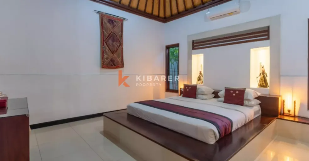 Tropical Hideaway - Expansive 5BR Villa in Seminyak's Golden Triangle, 5-bed villa for rent in Seminyak – photo 3 of 14