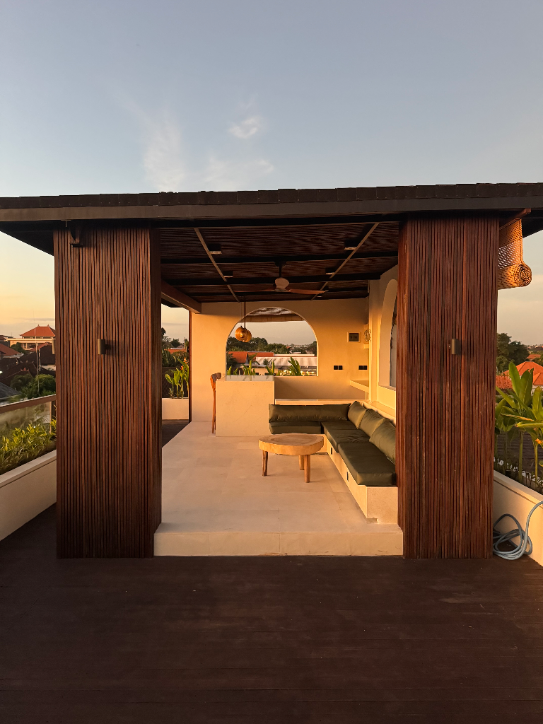 Villa Solara - 3BR in the Heart of Canggu w/ Rooftop Bar, 3-bed villa for rent in Canggu – photo 6 of 15