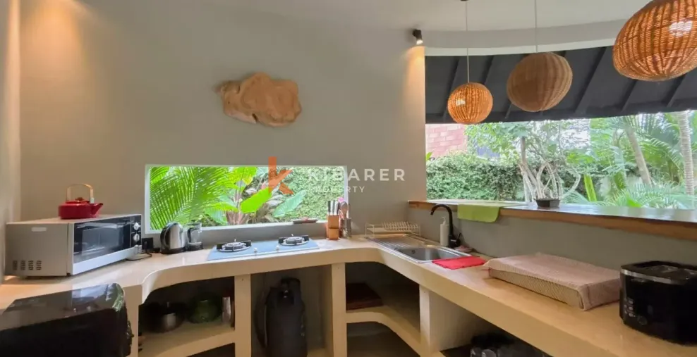 Tropical 4BR Villa with Expansive Garden & Pool in Sought-After Umalas, 4-bed villa for rent in Seminyak – photo 4 of 15