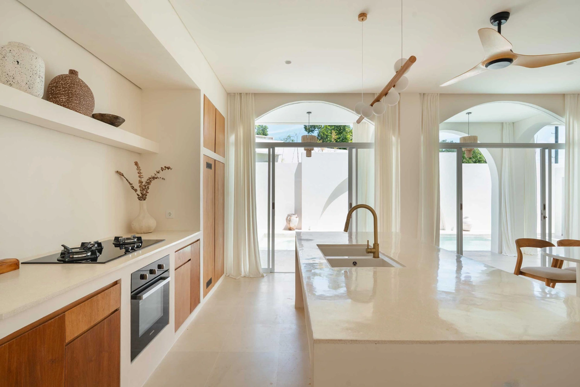 Tomar El Sol | Beautiful Mediterranean-style villa 2 BR, 2-bed villa for rent in Uluwatu – photo 5 of 14