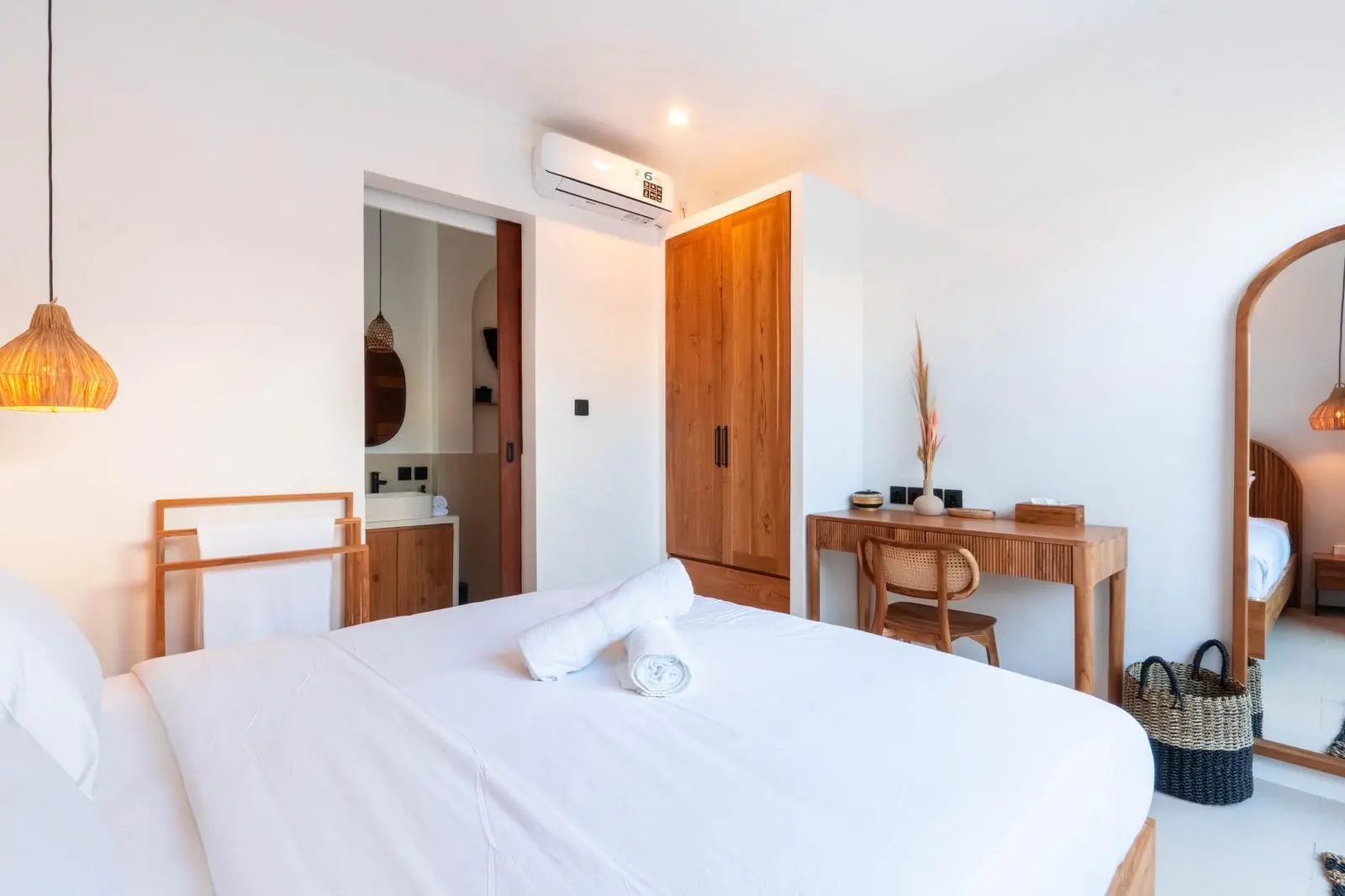 Villa For Rent 3 Bed In Berawa,Tibubeneng Bali, 3-bed villa for rent in Canggu – photo 4 of 15