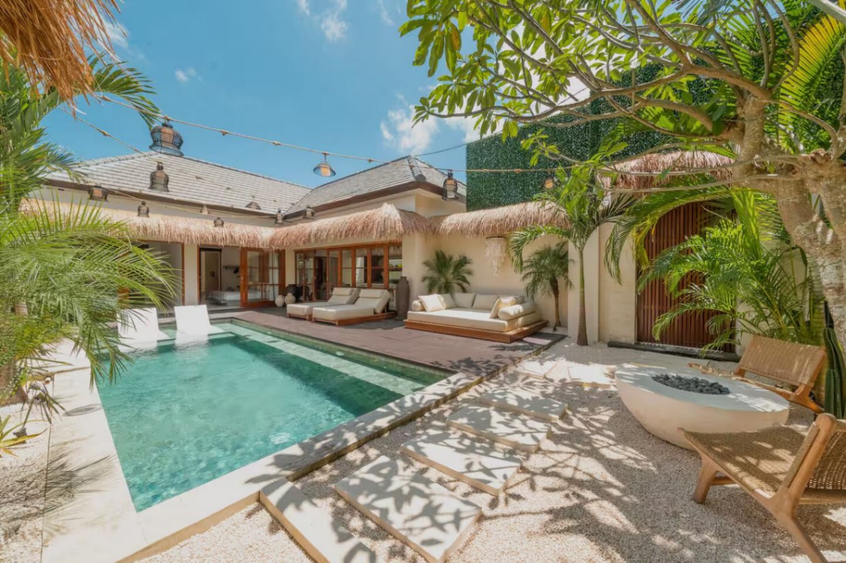 3 Bedrooms Villa in Berawa, 3-bed villa for rent in Canggu – photo 2 of 15
