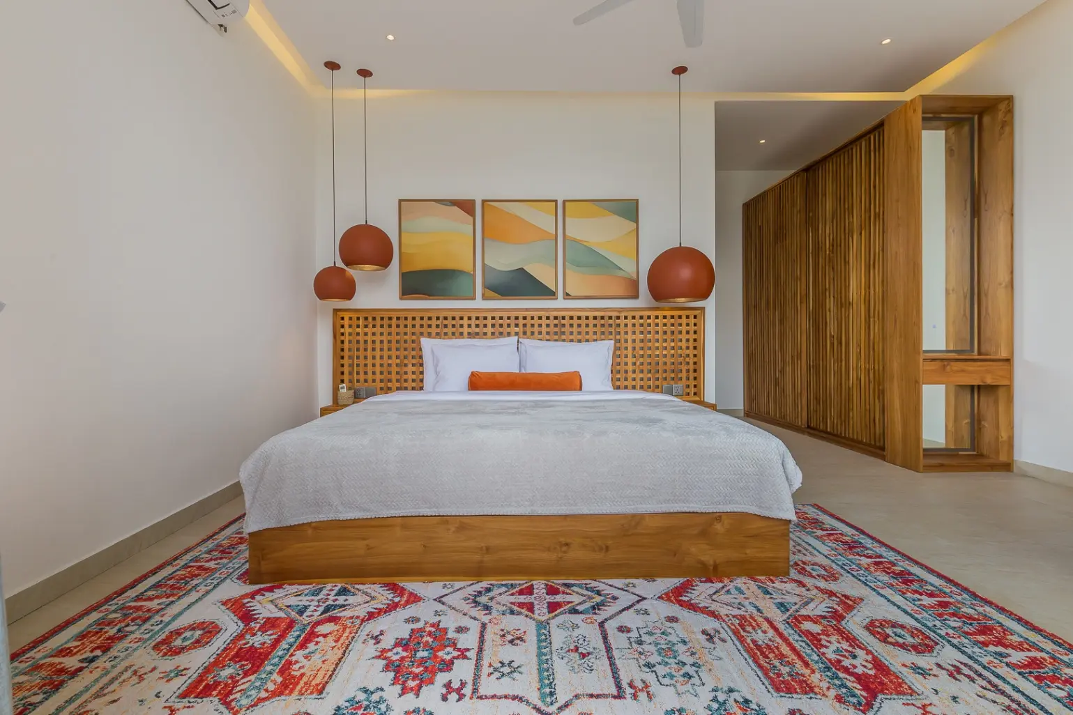 Luxury 3BR Villa w/ Pool and Rooftop Patio, 3-bed villa for rent in Canggu – photo 13 of 15