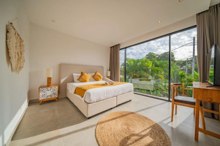 Exclusive Tropical Garden Villa for Rent in Berawa, 3-bed villa for rent in Canggu – photo 11 of 15