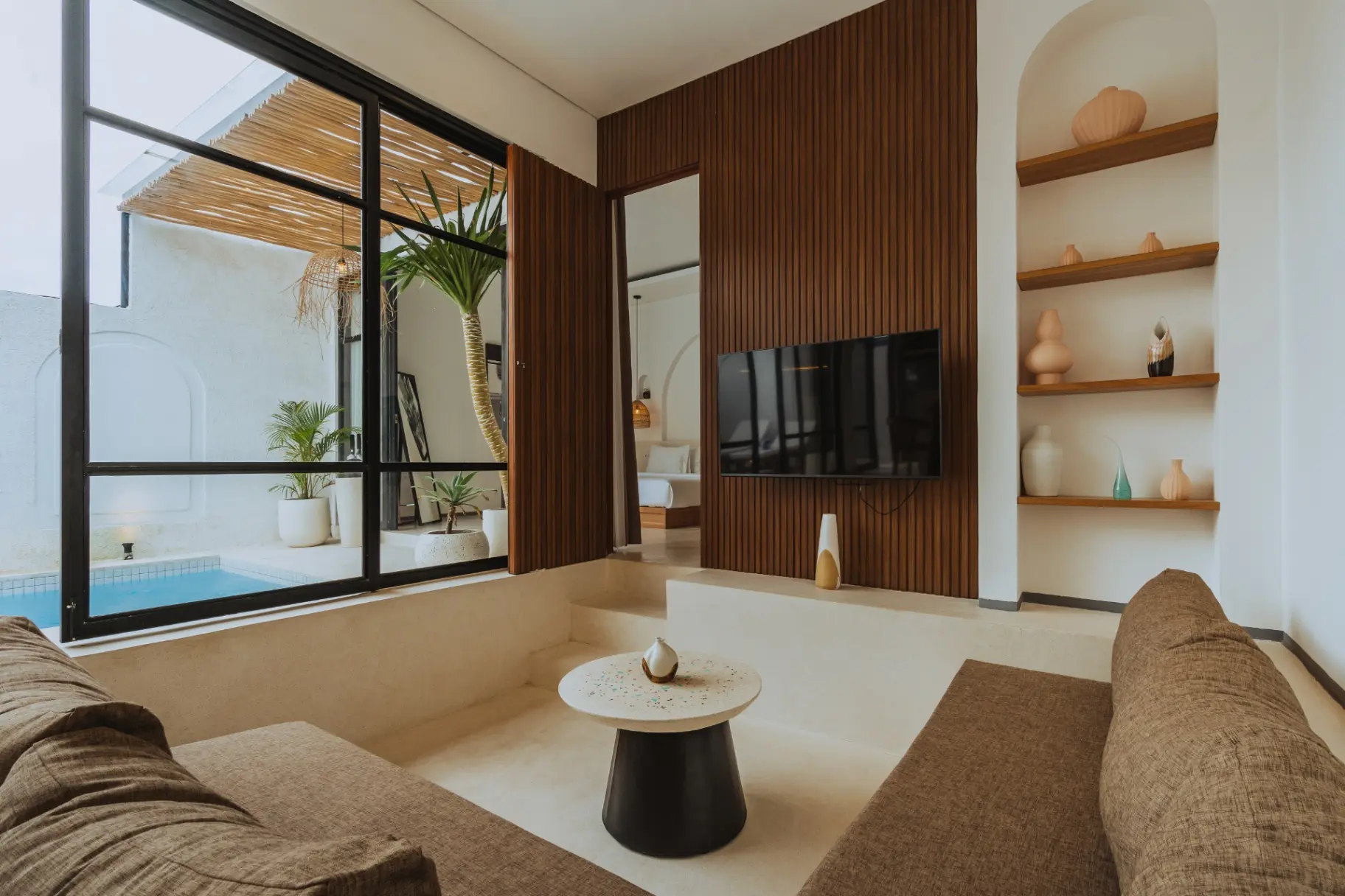Yahvi - 1BR Mediterranean Central Canggu Stay | Sleek Pool, 1-bed villa for rent in Canggu – photo 2 of 13