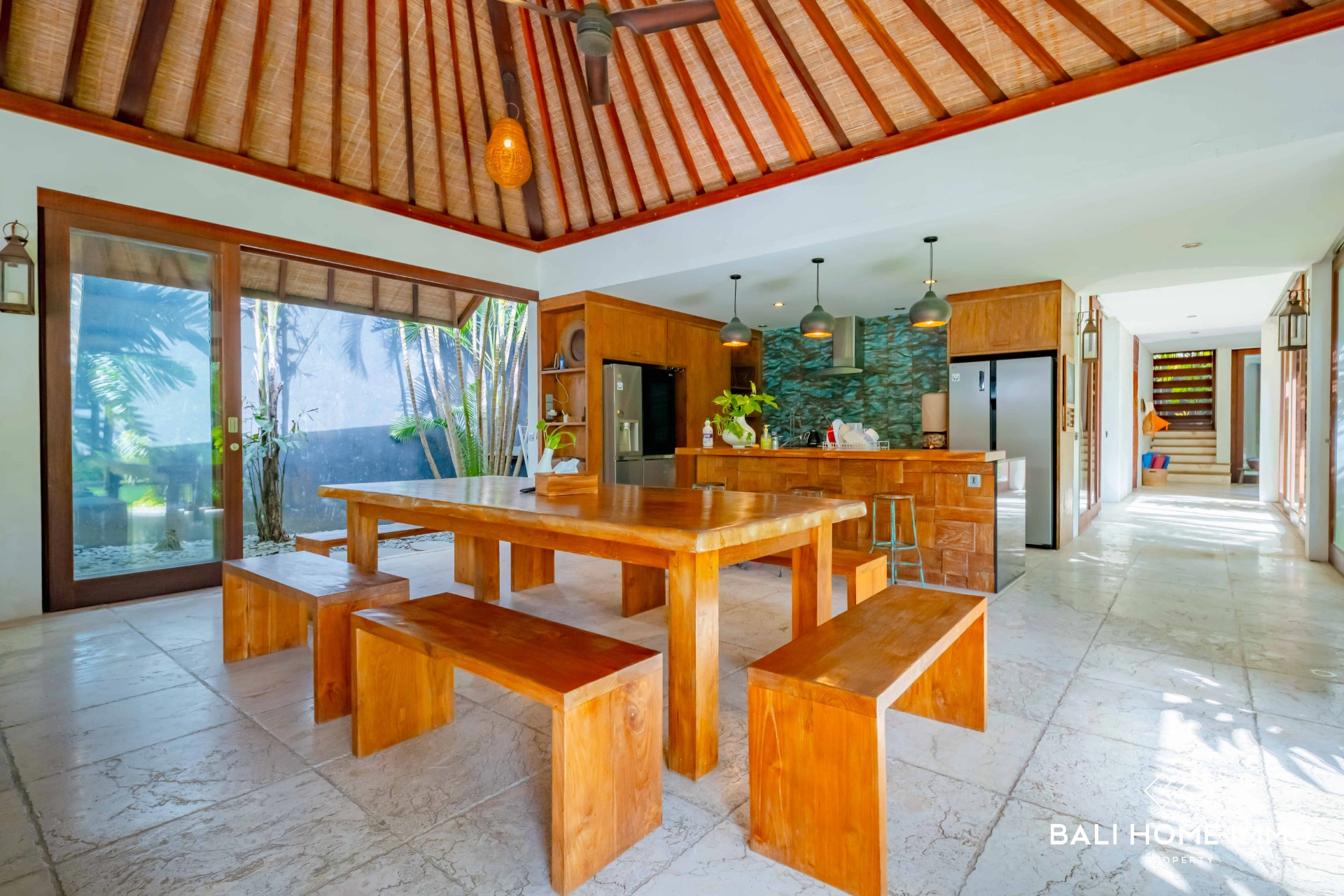 Expansive 4 Bedrooms for Rent & Sale - Walk Distance to Jimbaran Beach, 4-bed villa for rent in Uluwatu – photo 9 of 15