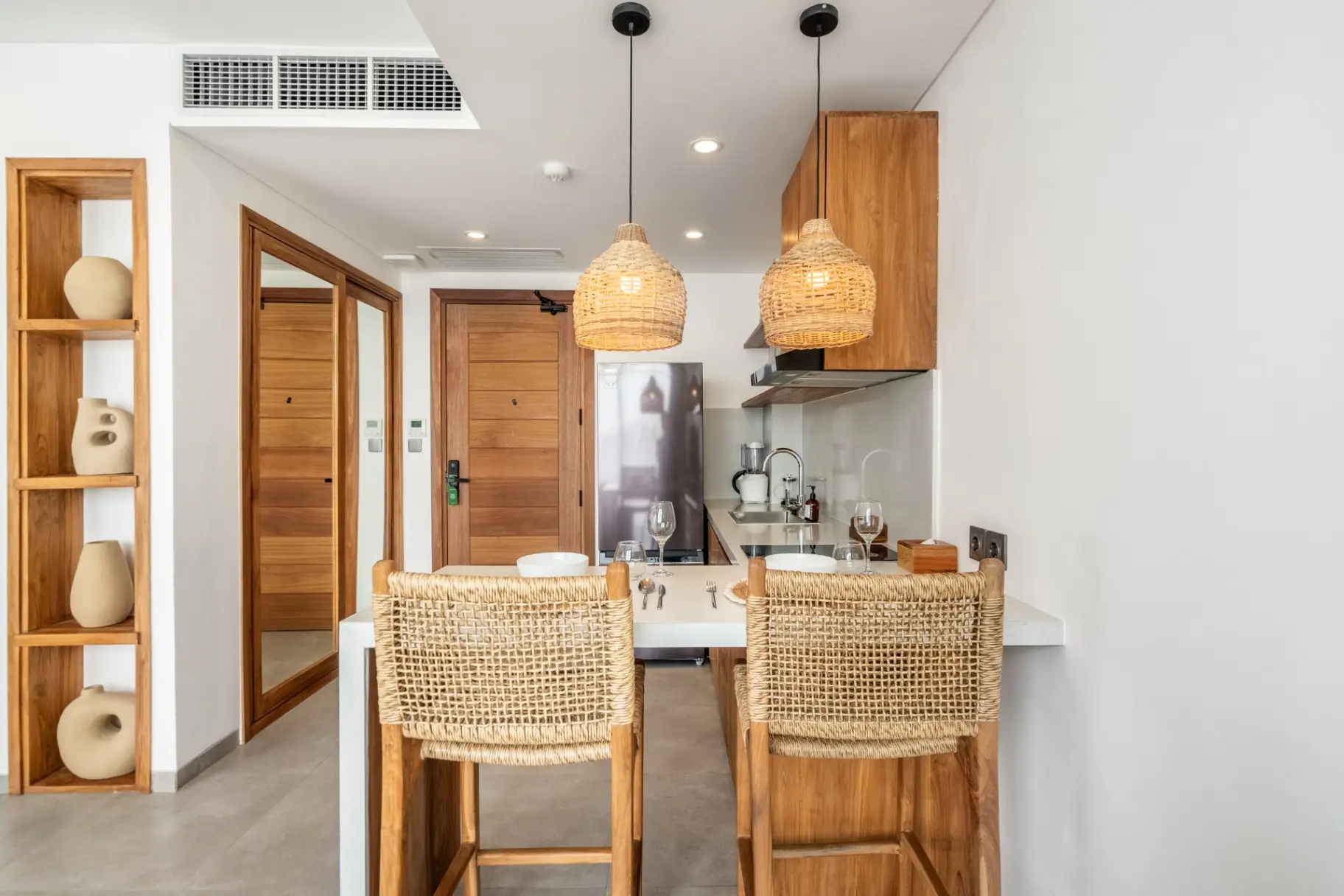 Sunny Muse Studio - Beachside 1BR Canggu | Rooftop Gym, Sauna & Pool, 1-bed villa for rent in Canggu – photo 2 of 15