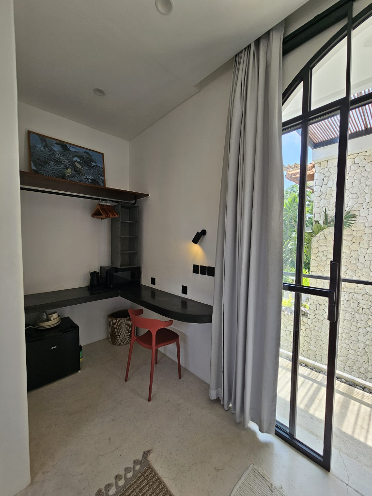 Rental Villa 4-Bedrooms Monthly & Yearly Close to Batu Bolong Beach, Bali, 4-bed villa for rent in Canggu – photo 9 of 15