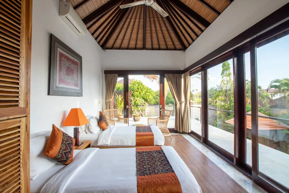 4BR Villa with Big Garden at Umalas for Annual Rental with Monthly Payment., 4-bed villa for rent in Canggu – photo 10 of 15