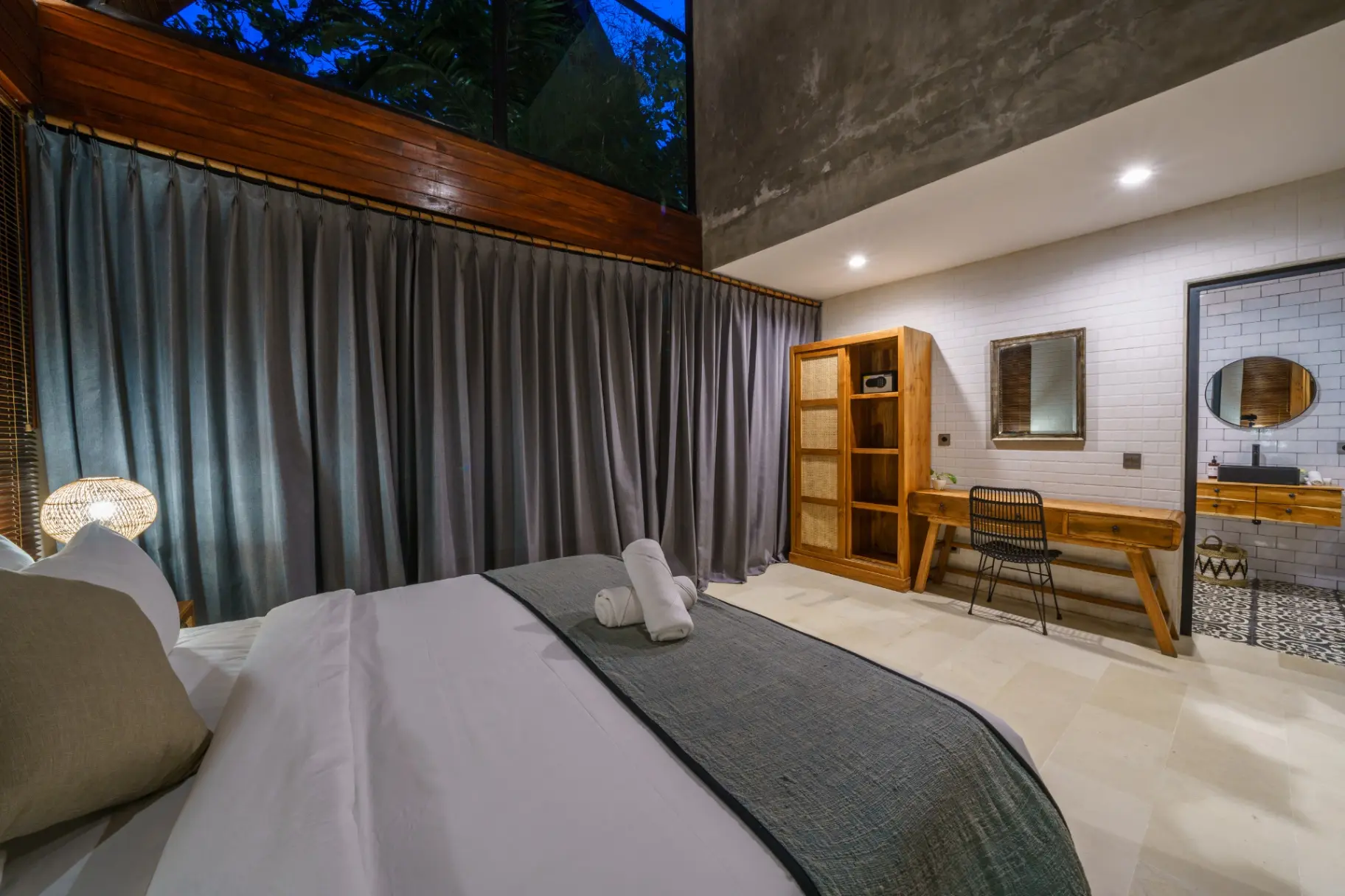 Villa Kirana - Designer 2-bedroom Villa w/ pool in Pererenan, 2-bed villa for rent in Pererenan – photo 14 of 15