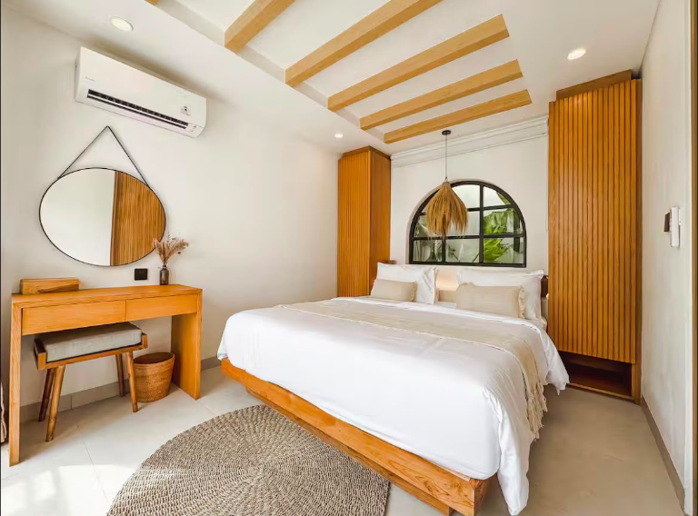 Modern 3-Bedroom Villa with Private Pool & Rooftop in Cemagi, 3-bed villa for rent in Seseh – photo 4 of 6