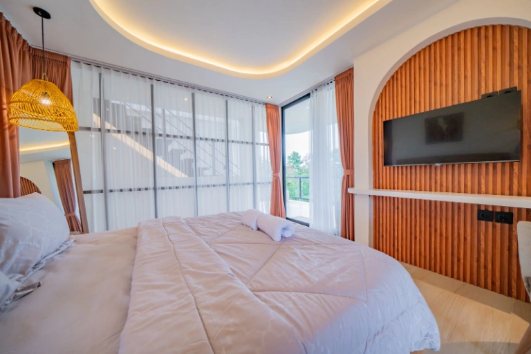 *2BR +1 , Villas in Seminyak with a Rooftop Cold Plunge*, 3-bed villa for rent in Seminyak – photo 10 of 15