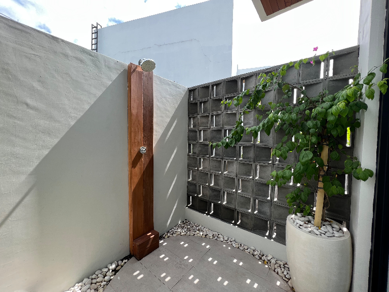 Modern Tropical 3BR Villa — Tumbak Buyuh, Pererenan, 3-bed villa for rent in Pererenan – photo 13 of 15