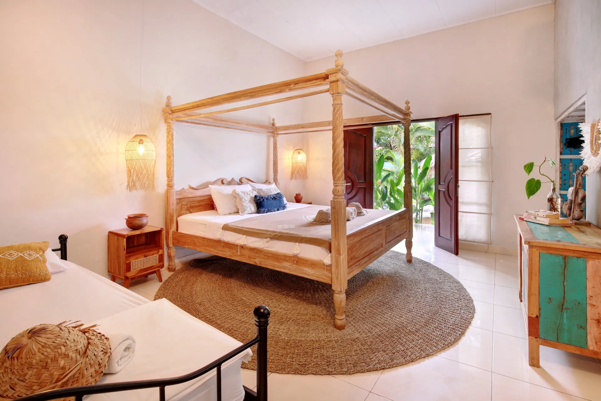 Seminyak Villa – 4BR, Private Pool, Walk to Shops & Beach, 4-bed villa for rent in Seminyak – photo 6 of 15