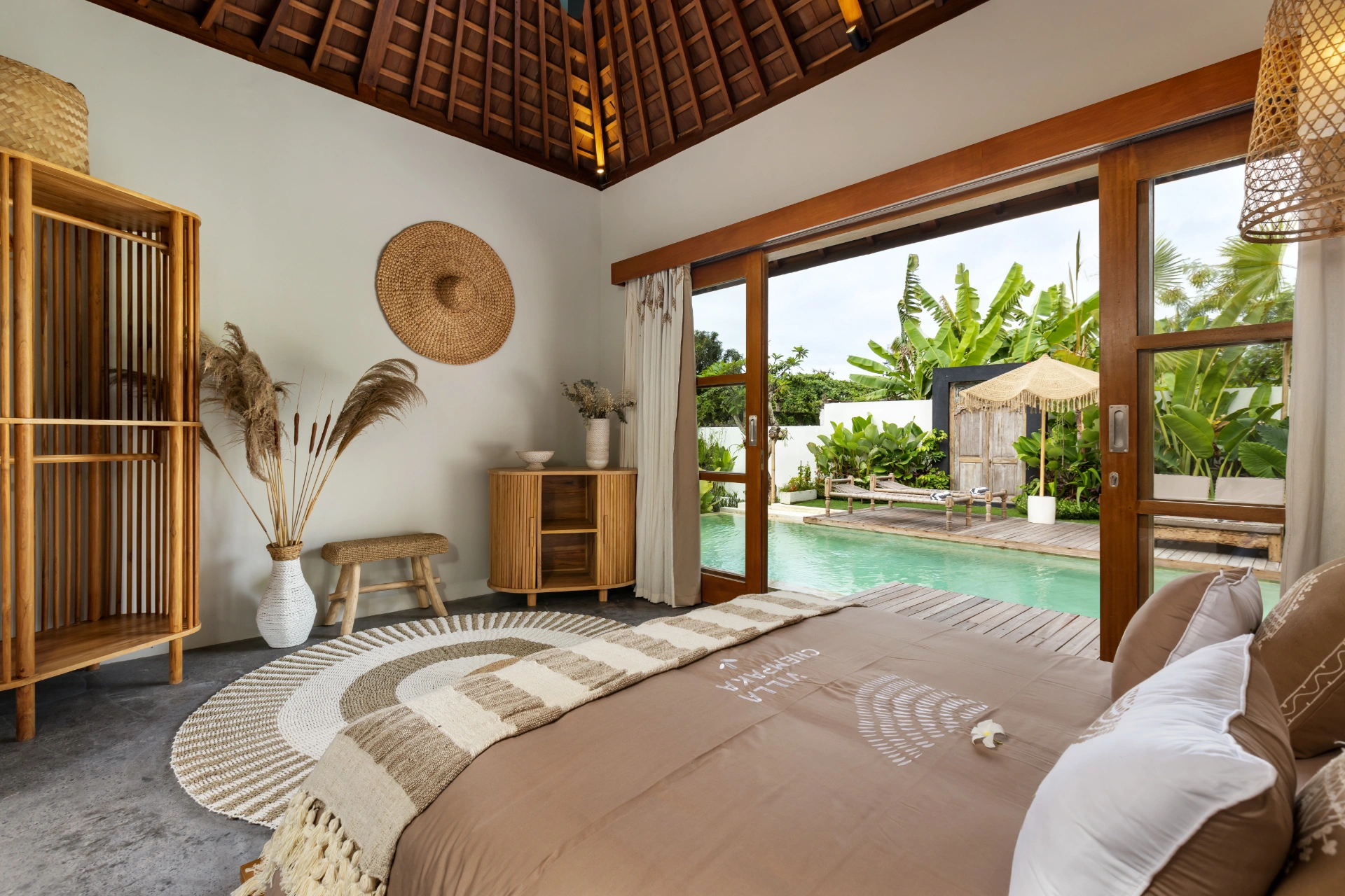 Villa Chempaka - Luxe Tropical 6BR Dream Villa in Canggu, 6-bed villa for rent in Seminyak – photo 8 of 15