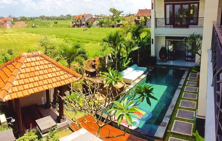 Private Ensuite Room for Rent – Paddy's Sunset Villa, 3-bed villa for rent in Canggu – photo 2 of 13