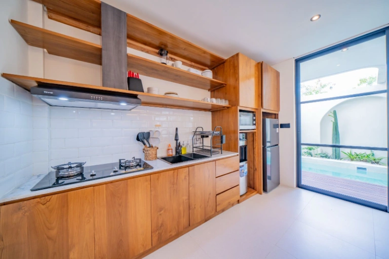 *2BR +1 , Villas in Seminyak with a Rooftop Cold Plunge*, 3-bed villa for rent in Seminyak – photo 7 of 15