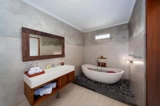 6 Bedrooms Villa for Rent in Seminyak, 6-bed villa for rent in Seminyak – photo 10 of 15