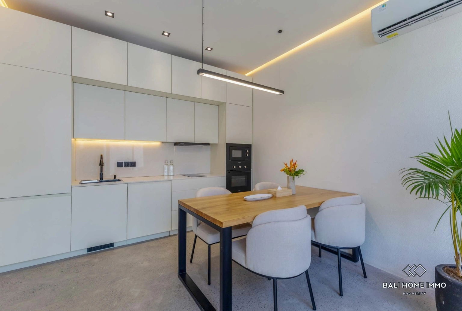 beautiful 1 Bedrooms private villa inside a villa complex in Berawa, 1-bed villa for rent in Canggu – photo 3 of 8